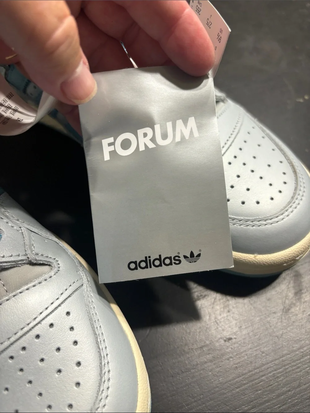 adidas forum 84 Light Blue & silver  Low-Top Sneakers with Strap